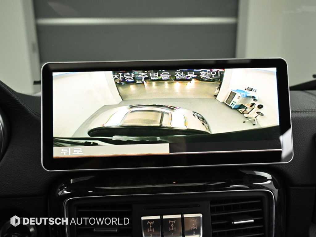 Mercedes-Benz G-Class — photo 15