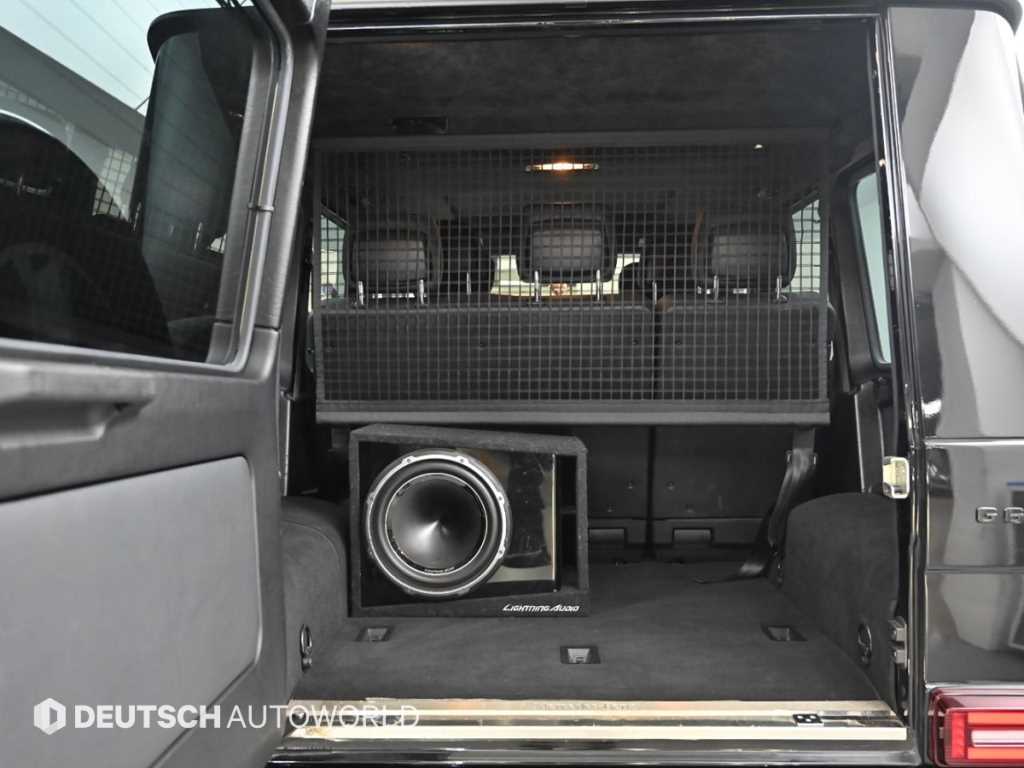Mercedes-Benz G-Class — photo 19