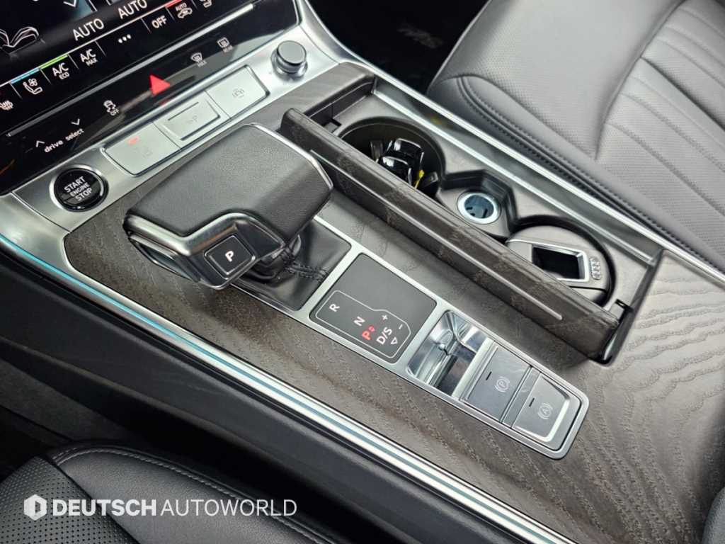 Audi A6 — photo 09