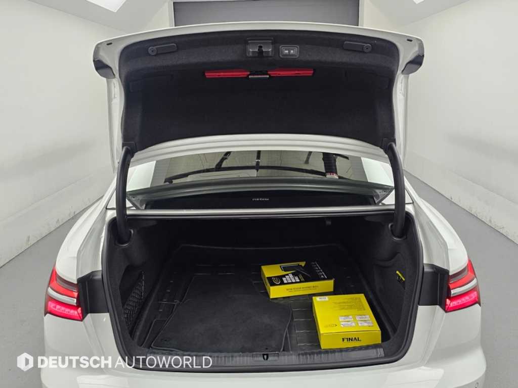 Audi A6 — photo 19