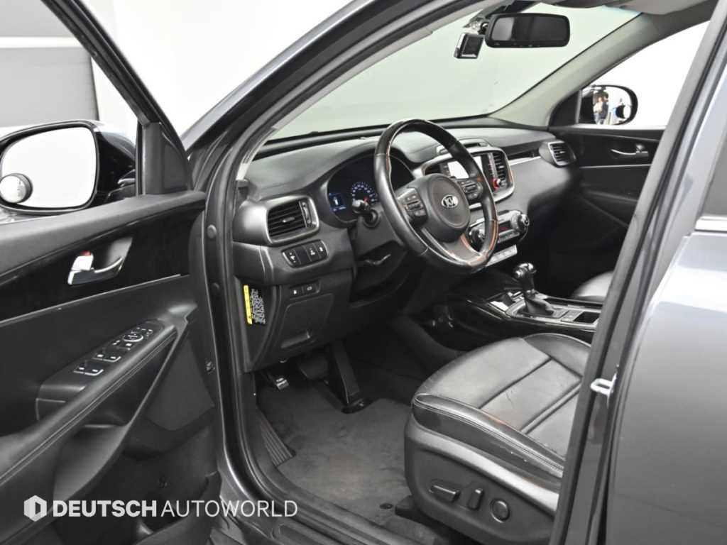 Kia Sorento — photo 11