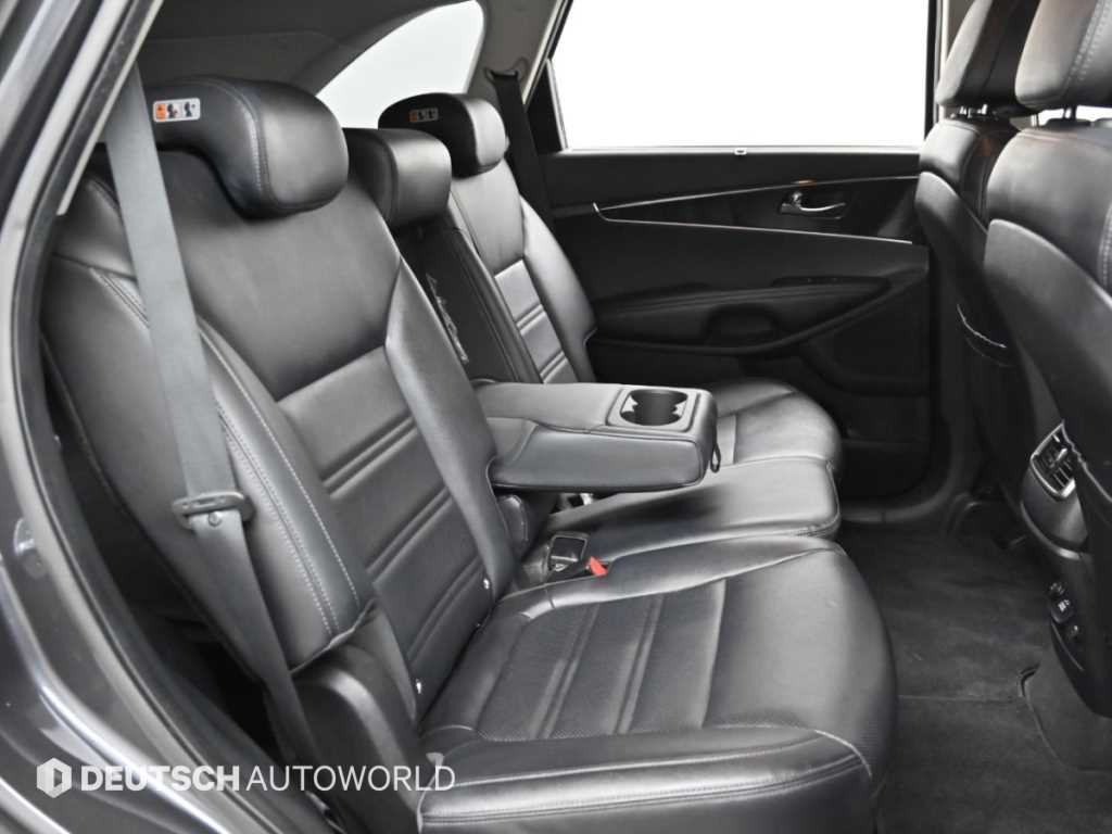 Kia Sorento — photo 12