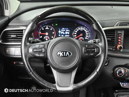Kia Sorento — photo 13