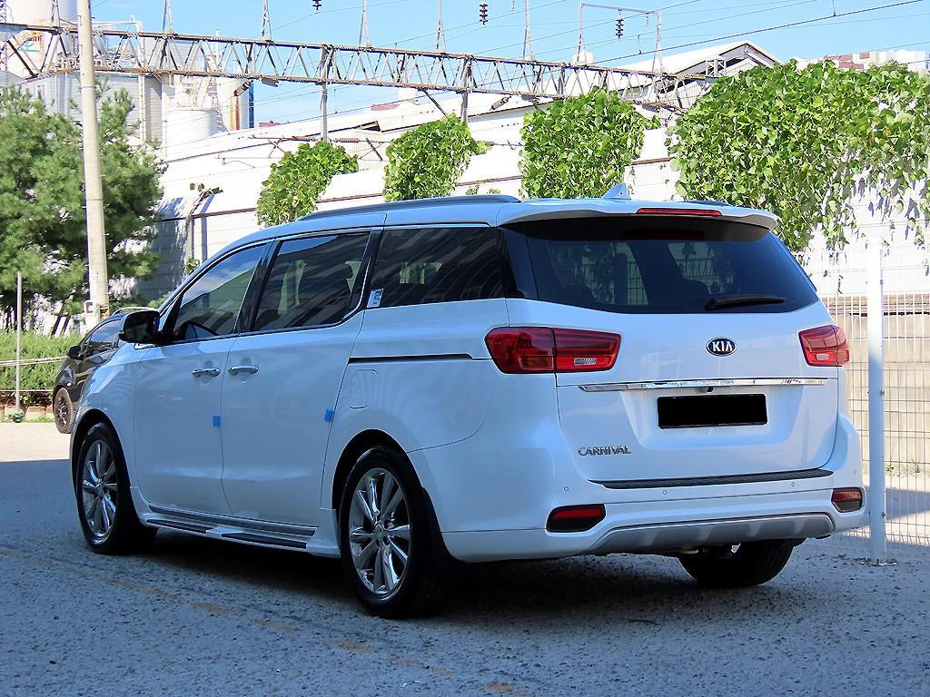 Kia Carnival — photo 03