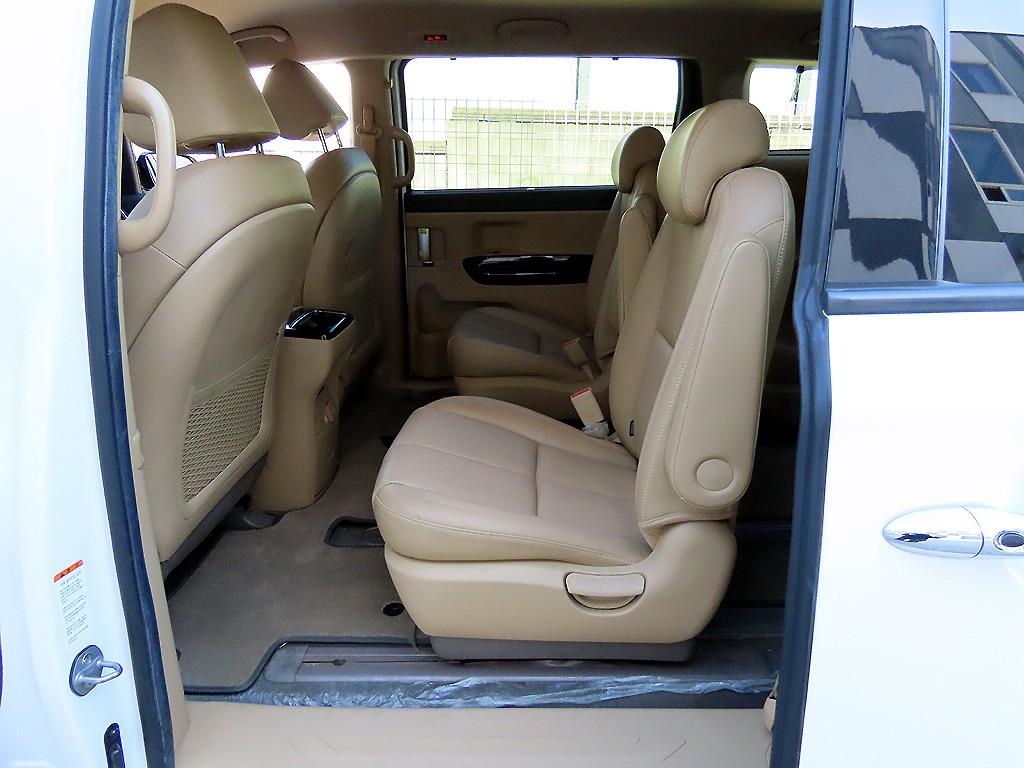Kia Carnival — photo 06