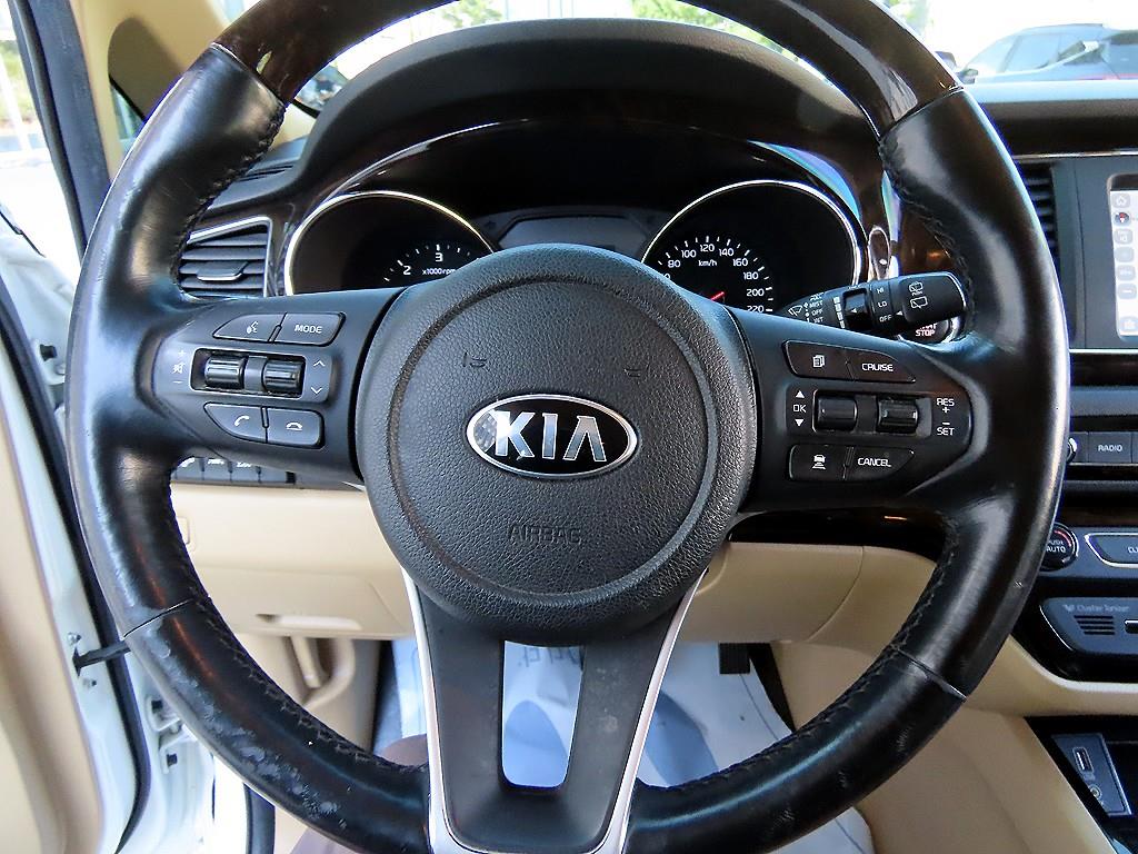 Kia Carnival — photo 09