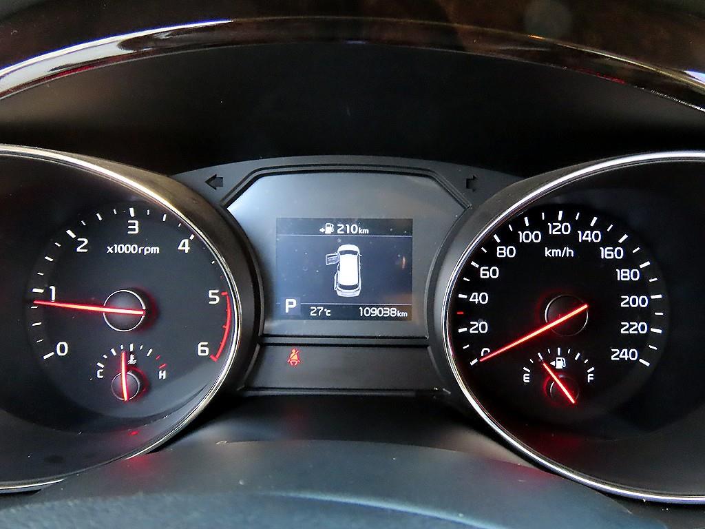 Kia Carnival — photo 10