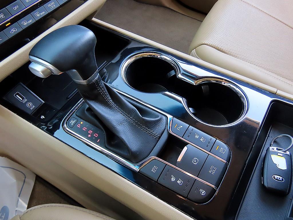 Kia Carnival — photo 11