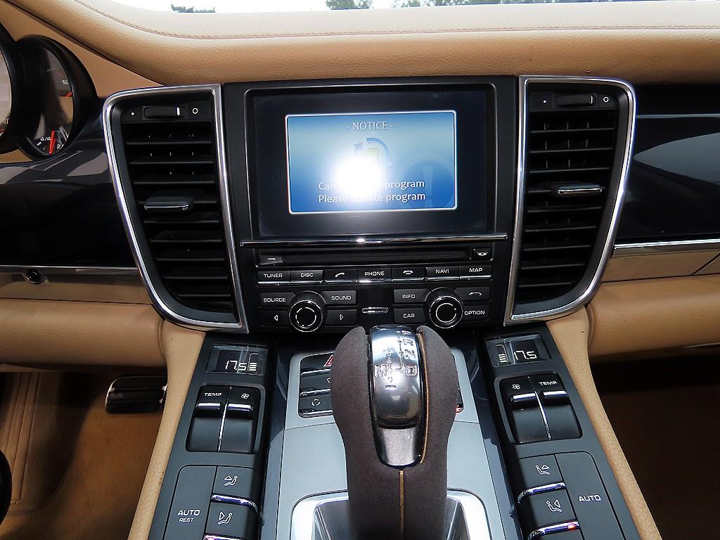 Porsche Panamera — photo 13