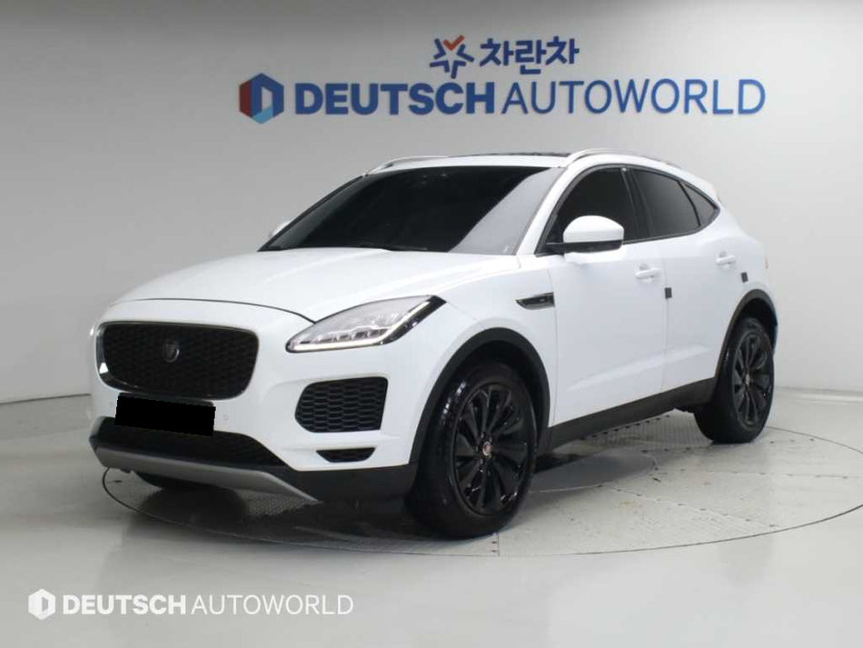 Jaguar E-PACE — photo 01