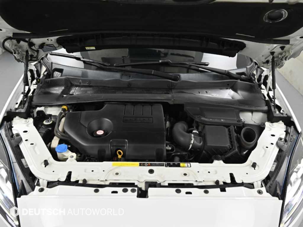 Jaguar E-PACE — photo 06