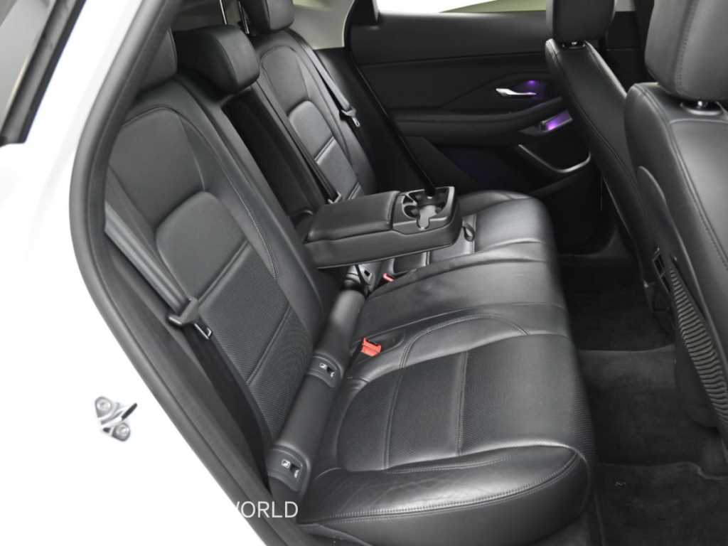 Jaguar E-PACE — photo 11