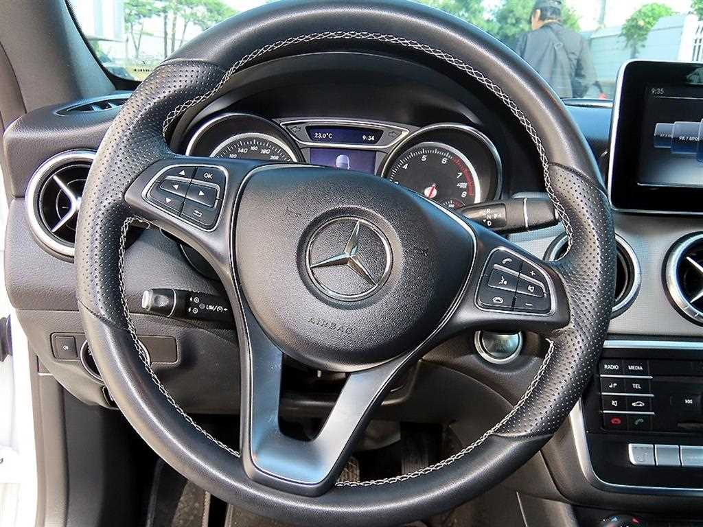 Mercedes-Benz CLA-Class — photo 08