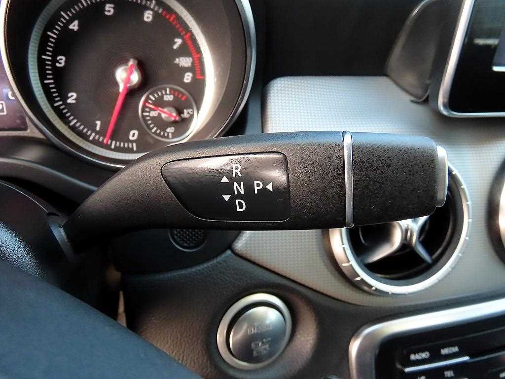 Mercedes-Benz CLA-Class — photo 10