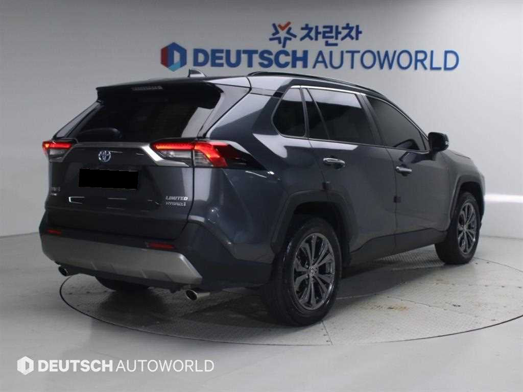 Toyota RAV4 — photo 02