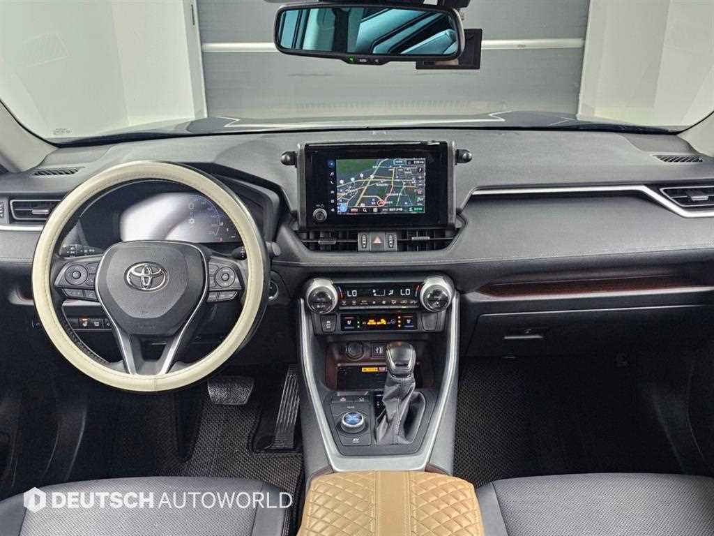 Toyota RAV4 — photo 07