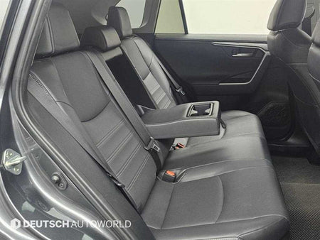 Toyota RAV4 — photo 12