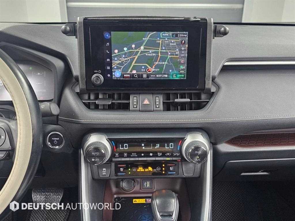 Toyota RAV4 — photo 14