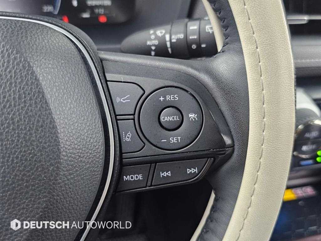 Toyota RAV4 — photo 17