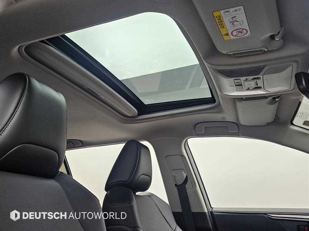 Toyota RAV4 — photo 18