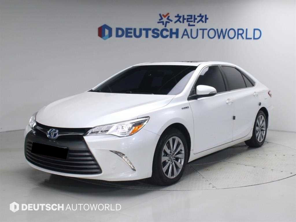 Toyota Camry — photo 01