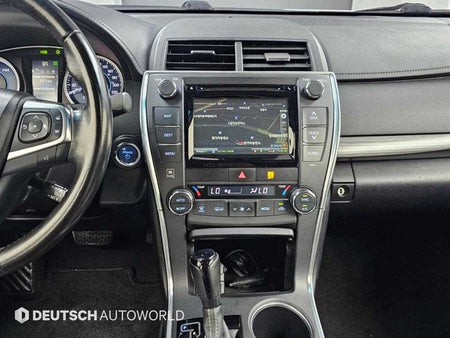 Toyota Camry — photo 14