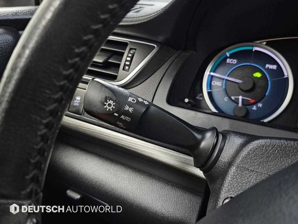 Toyota Camry — photo 16