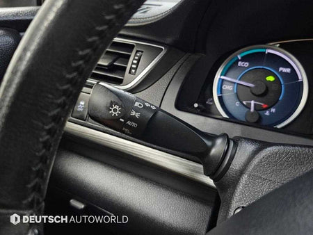 Toyota Camry — photo 16