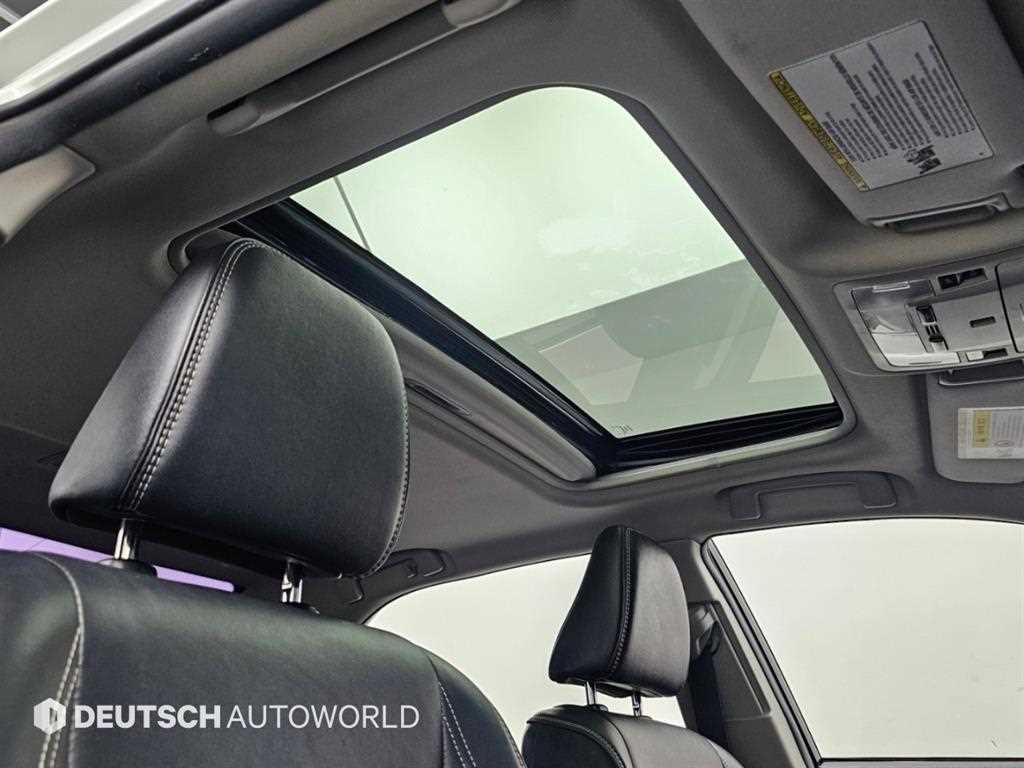 Toyota Camry — photo 18