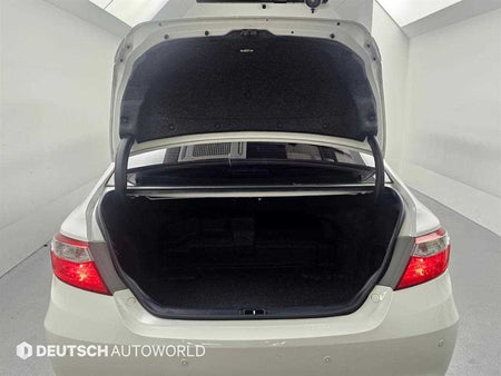 Toyota Camry — photo 19