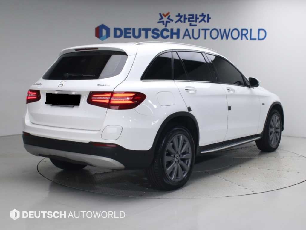 Mercedes-Benz GLC-Class — photo 02