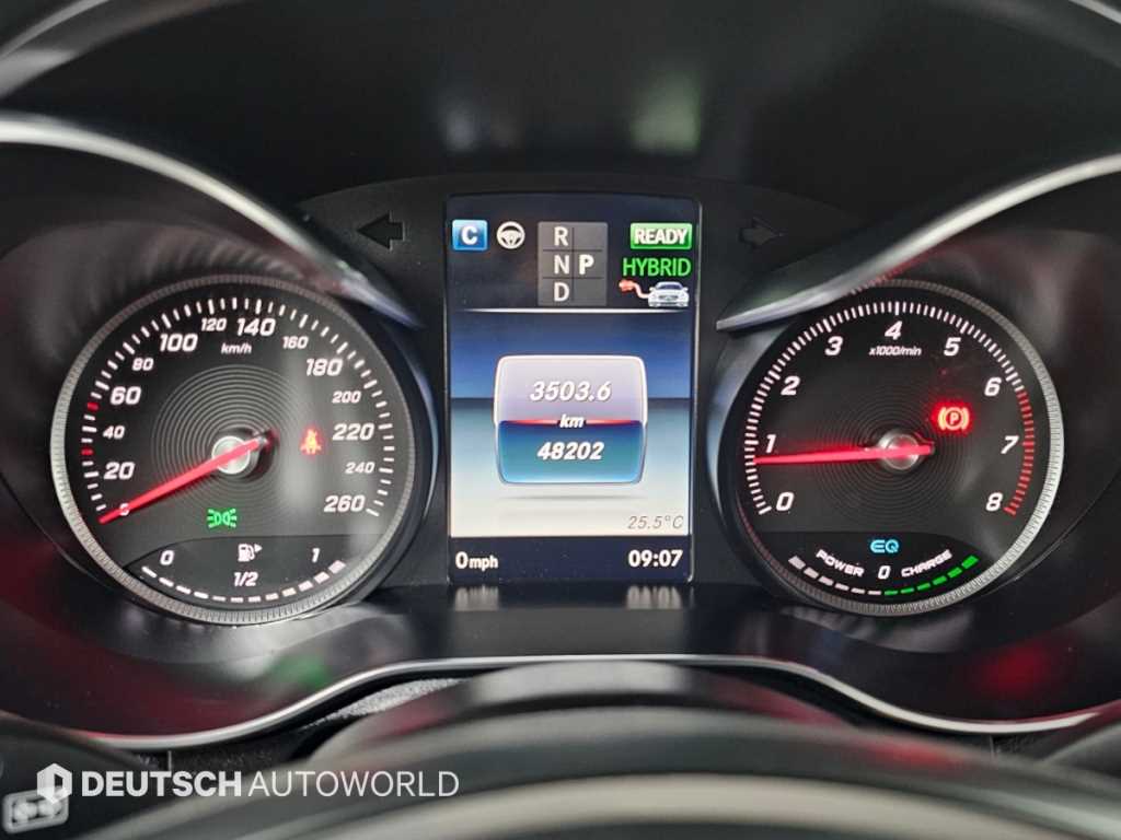 Mercedes-Benz GLC-Class — photo 08
