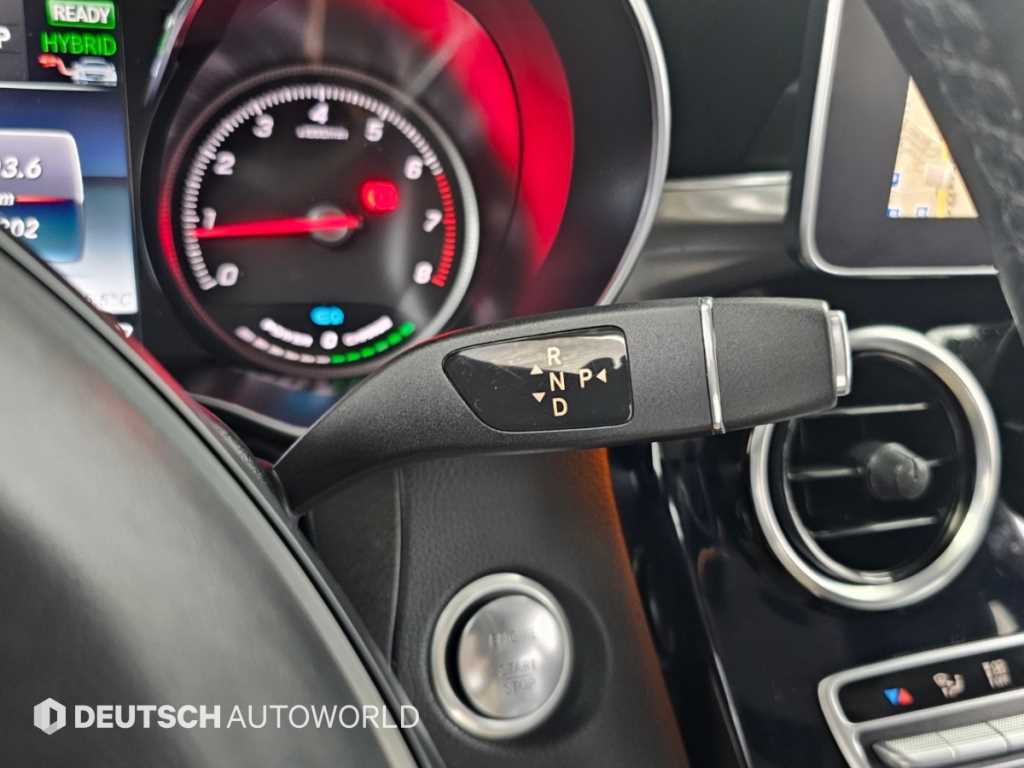 Mercedes-Benz GLC-Class — photo 09