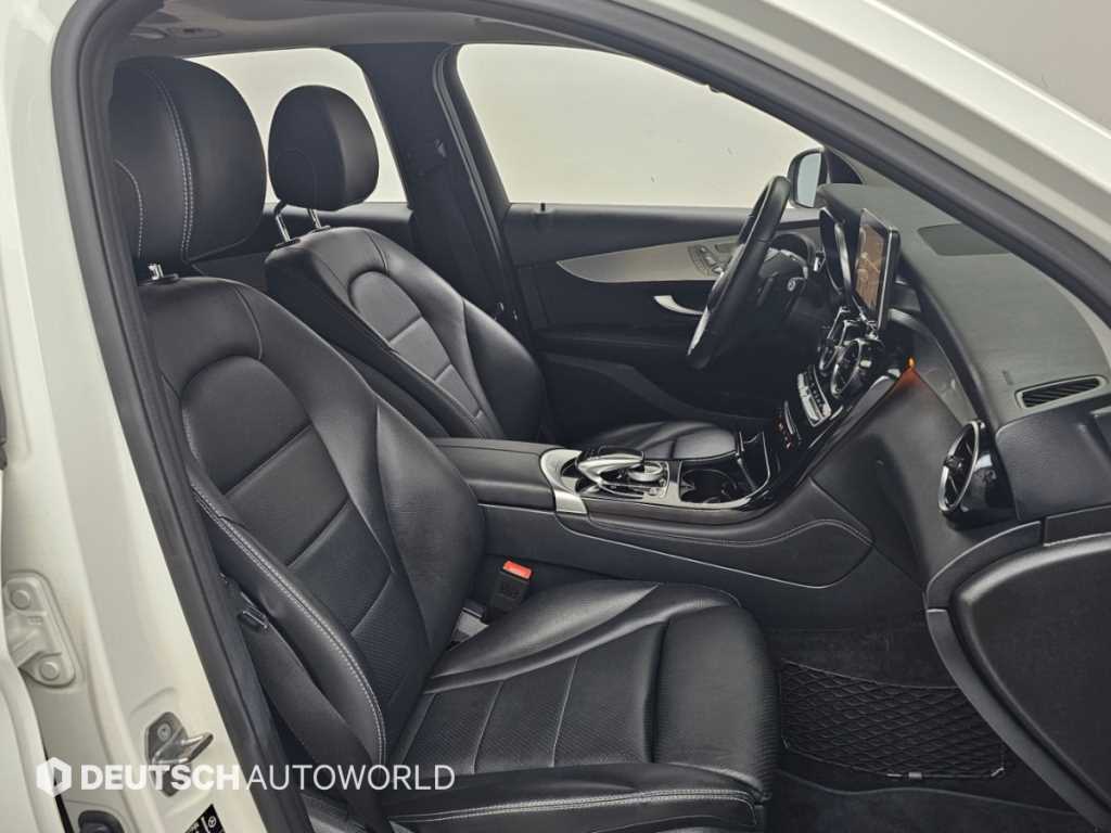 Mercedes-Benz GLC-Class — photo 10