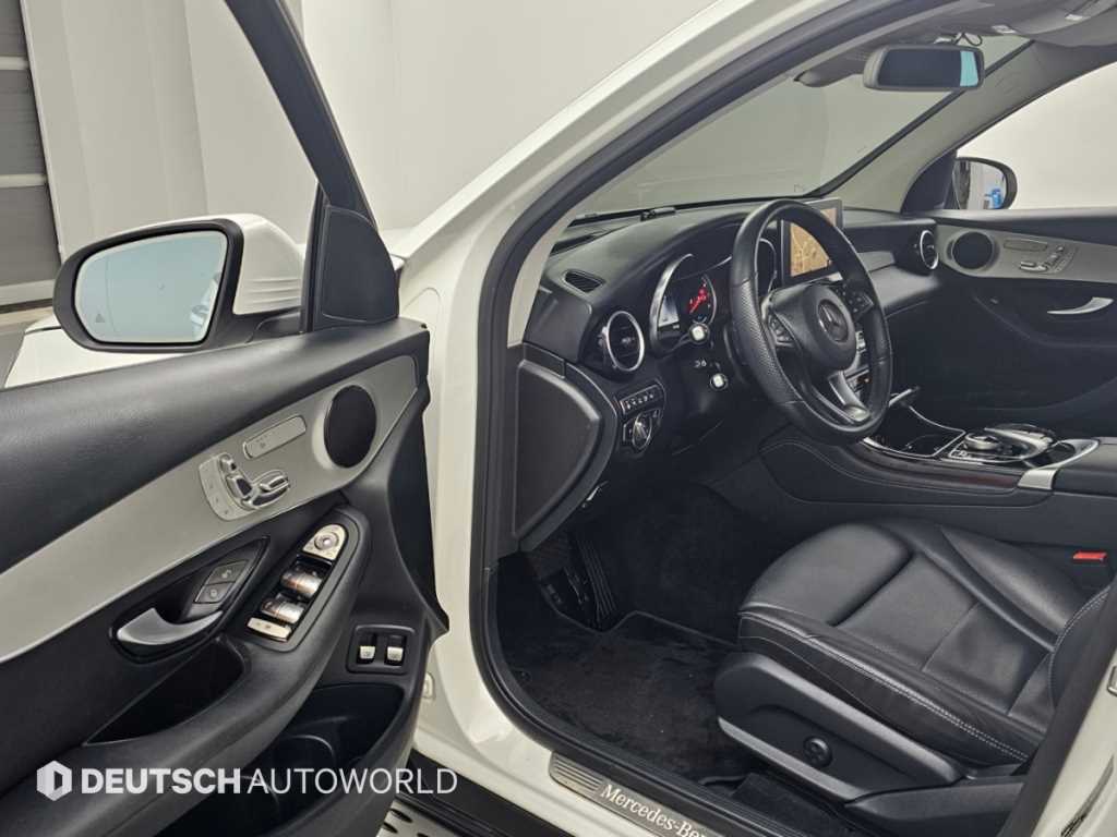 Mercedes-Benz GLC-Class — photo 11