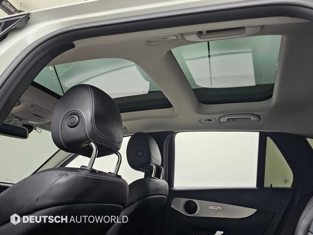 Mercedes-Benz GLC-Class — photo 18