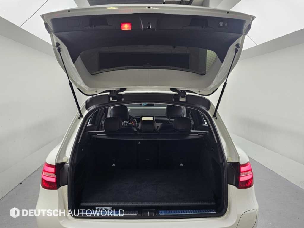 Mercedes-Benz GLC-Class — photo 19