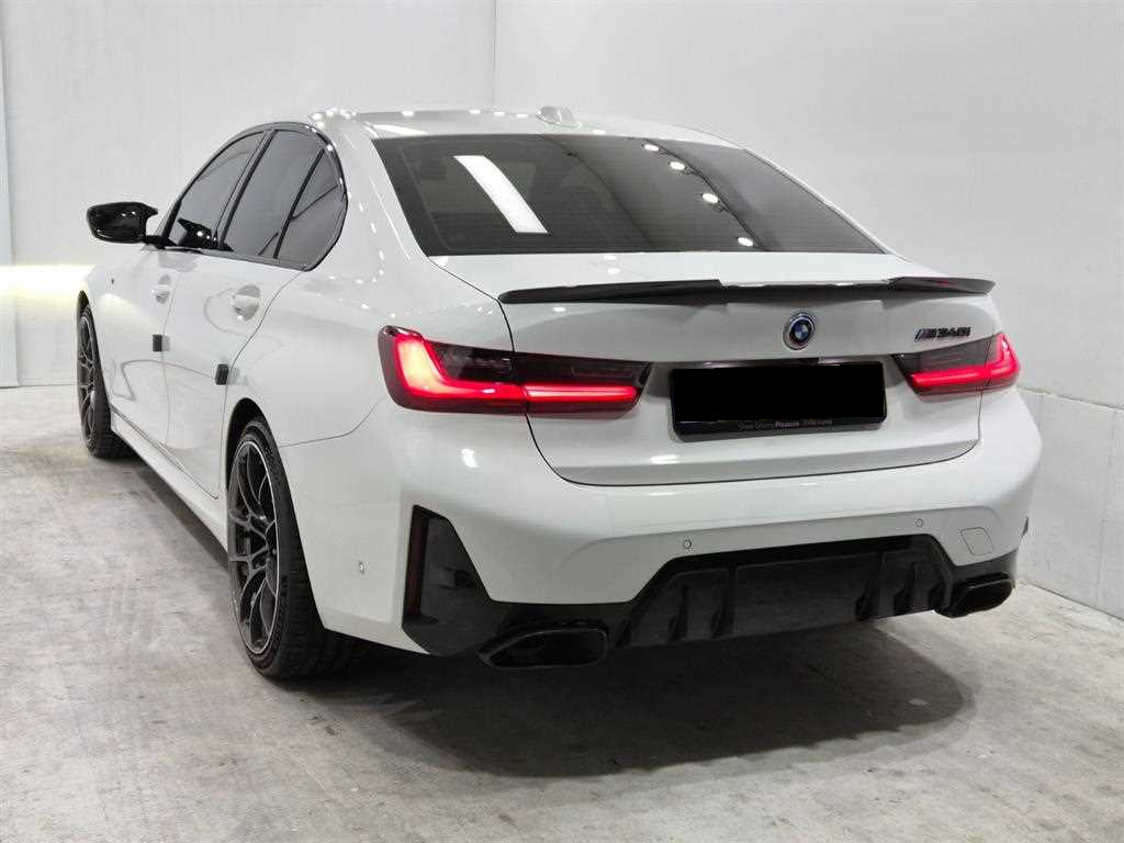 BMW 3-Series — photo 04