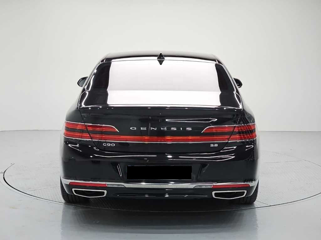 Genesis G90 — photo 03