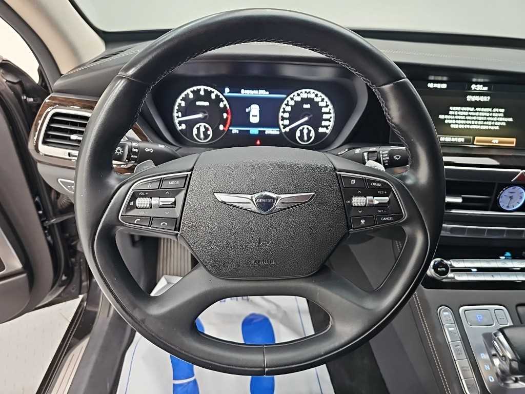 Genesis G90 — photo 09