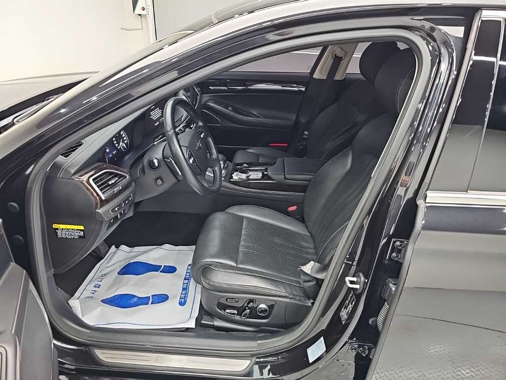 Genesis G90 — photo 11
