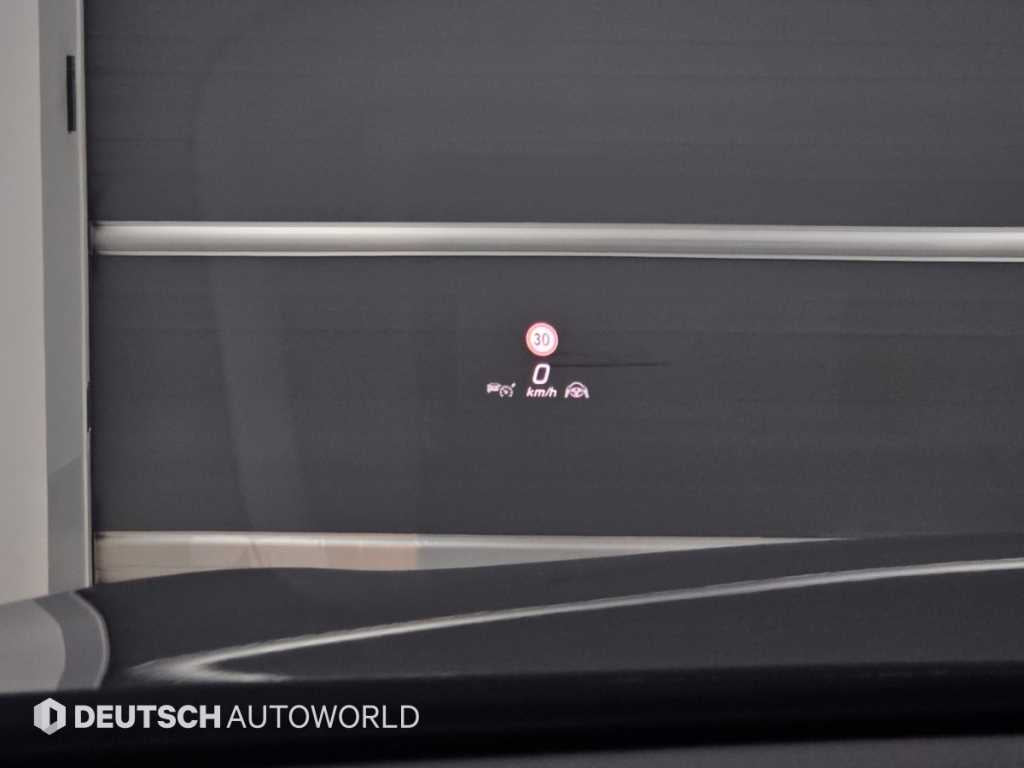 Mercedes-Benz S-Class — photo 17