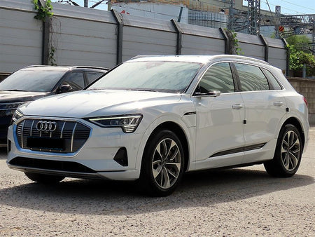 Audi e-tron — photo 02
