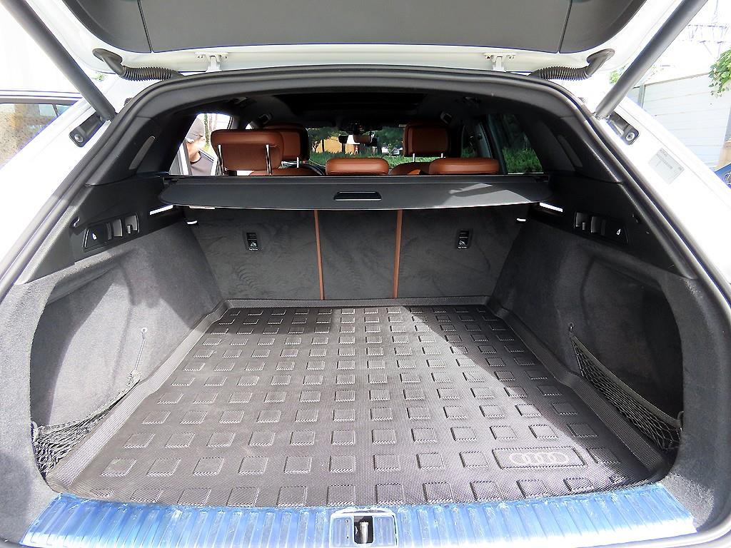 Audi e-tron — photo 16