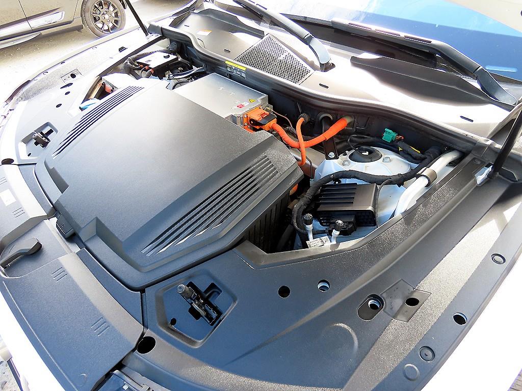Audi e-tron — photo 19