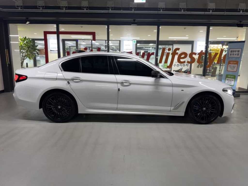 BMW 5-Series — photo 03