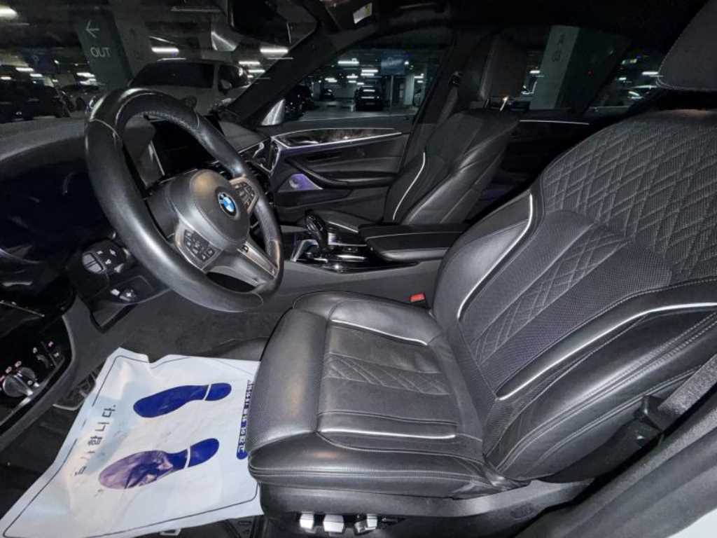 BMW 5-Series — photo 07