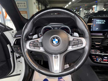BMW 5-Series — photo 09