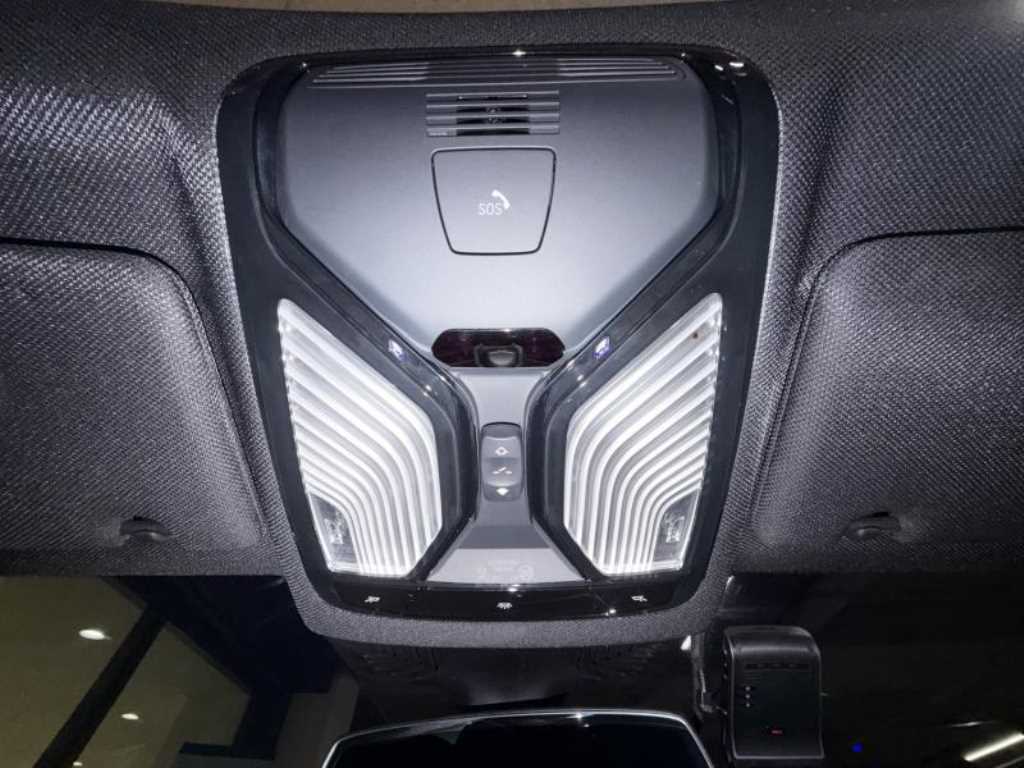 BMW 5-Series — photo 11