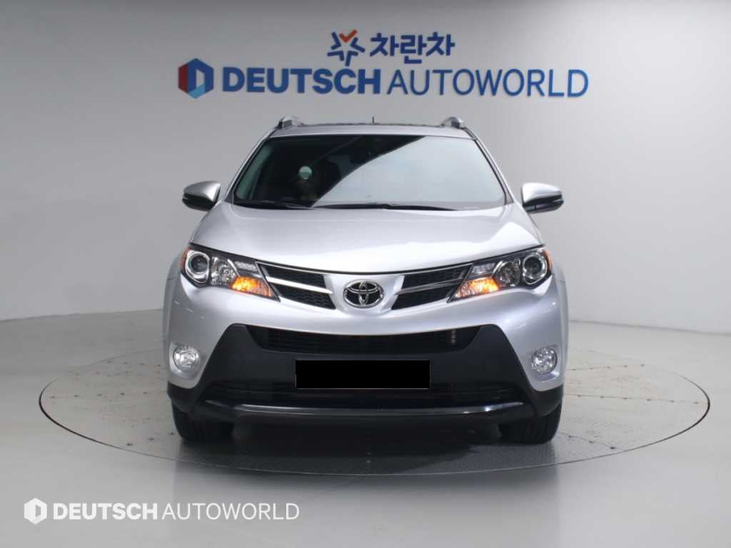 Toyota RAV4 — photo 03